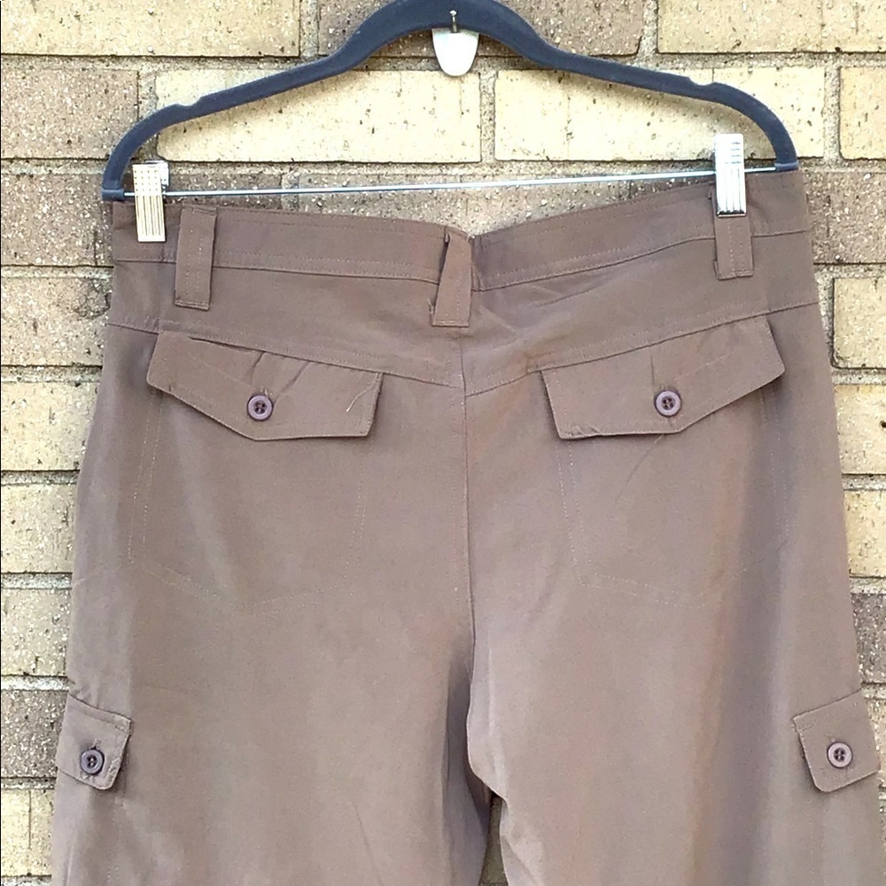 Woman’s STILLWATER Supply Co Capris - Picture 4 of 7